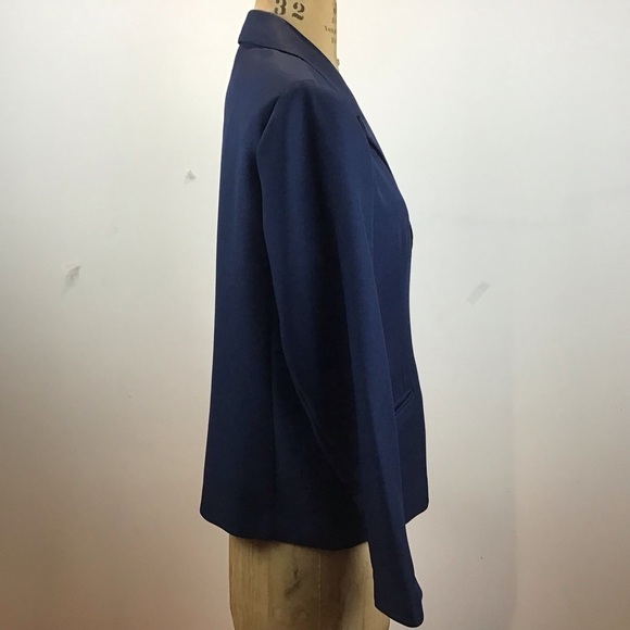 Alfred Dunner classic two button navy blazer. Size 10. - Picture 3 of 6